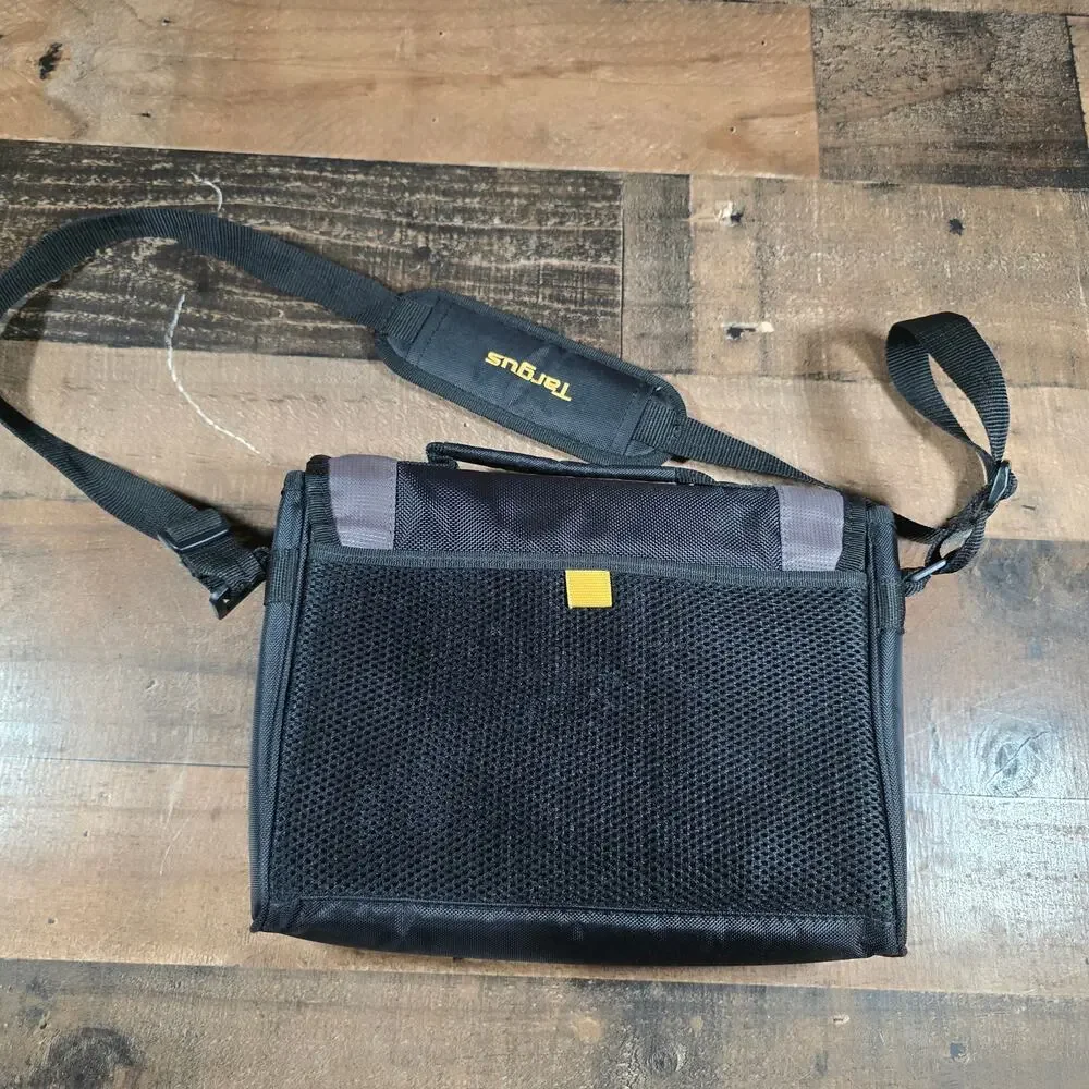 Targus TSM148-50 CityGear Mini Messenger Travel Bag Tablet Ipad Notebook Case